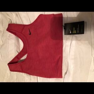 Women’s Nike Sports Bra NWT $15 Size M